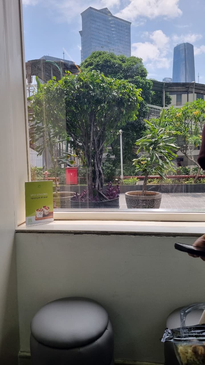 Spot Bengong Q-Salad di Menara BP Jamsostek Jakarta
