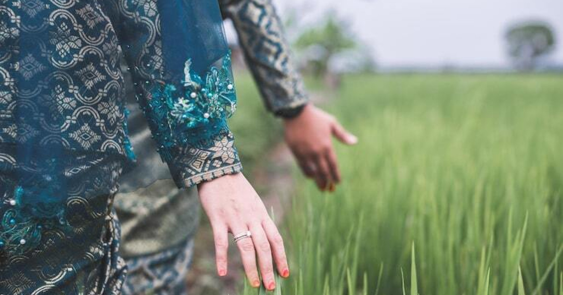 Keindahan Batik dan Alam: Melestarikan Budaya Lewat Sentuhan Tradisi (Sumber gambar: Freepik)