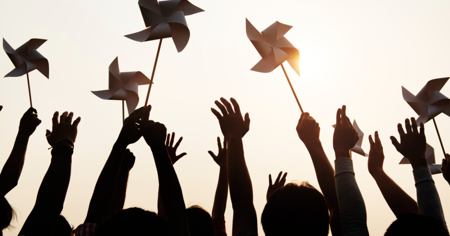 Ilustrasi pemuda merayakan kemerdekaan (Foto Freepik.com) Ilustrasi pemuda merayakan kemerdekaan (Foto Freepik.com)