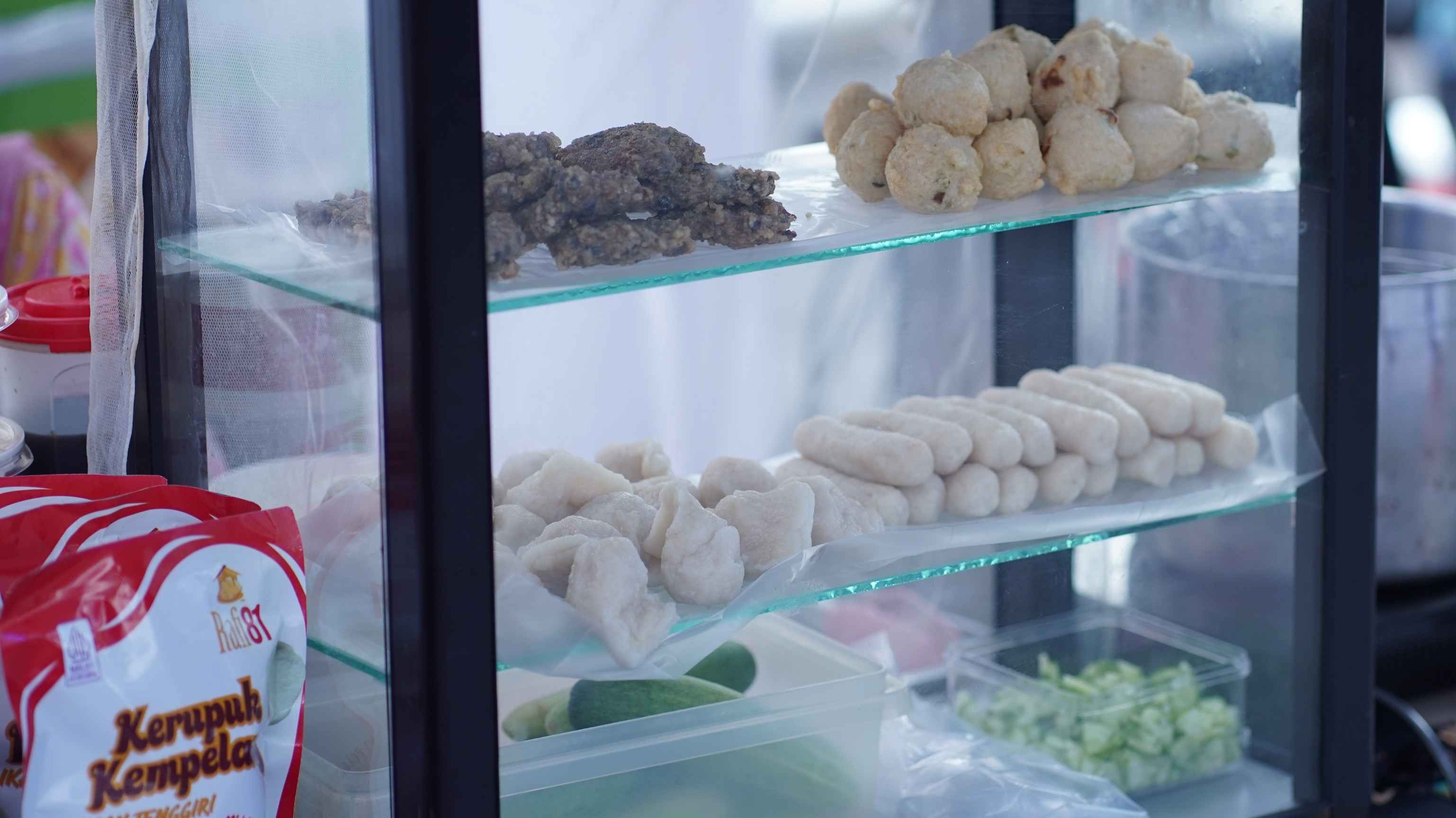 UMKM Corner BM Day 2025 - Pempek dan Kerupuk Kempelang khas Palembang yang Gurih dan Lezat Buatan Pempek Rafi - Foto: Bisnis Muda UMKM Corner BM Day 2025 - Pempek dan Kerupuk Kempelang khas Palembang yang Gurih dan Lezat Buatan Pempek Rafi - Foto: Bisnis Muda