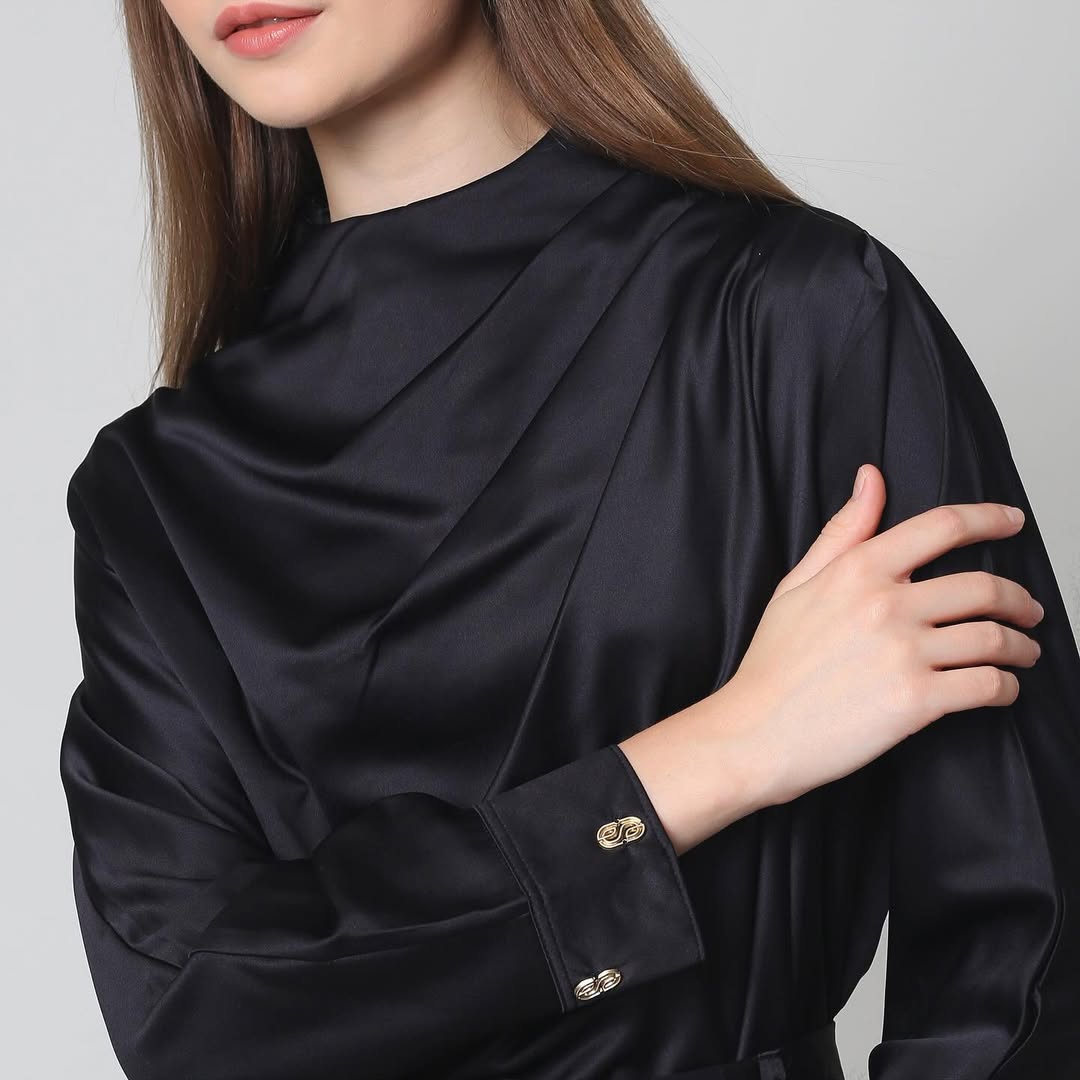 Produk fesyen elegan Satinese (Sumber gambar: Instagram/@satinese.id) Produk fesyen elegan Satinese (Sumber gambar: Instagram/@satinese.id)