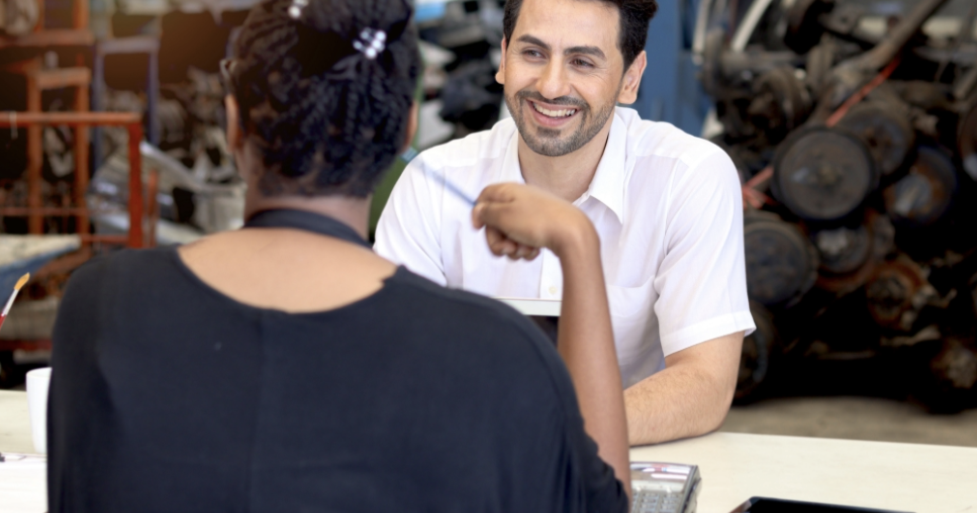 3 Trik Menawarkan Dagangan kepada Pembeli, Anti Malu dan Anti Bingung. Sumber Gambar Adobe Express