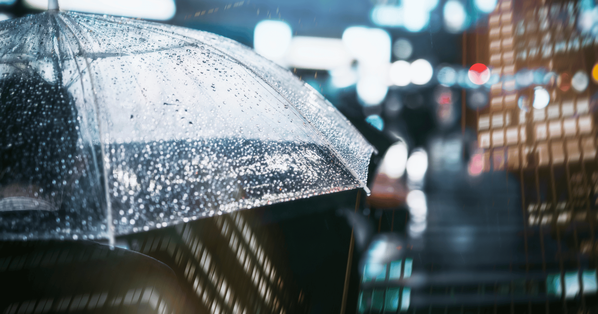 Musim hujan antisipasi dengan perlengkapan hujan (Sumber: Freepik)