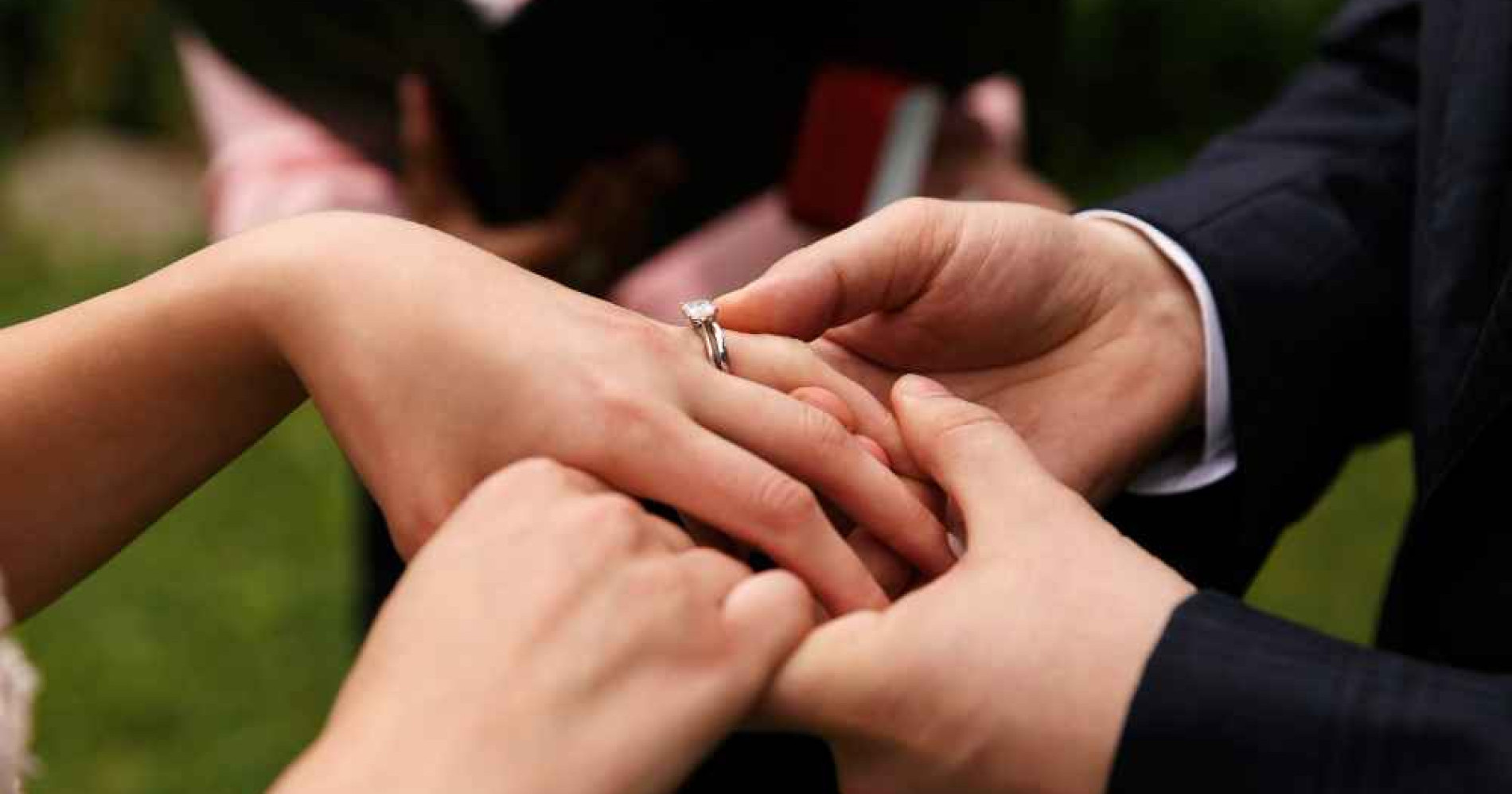 Ilustrasi orang sedang menikah (Foto Freepik.com)