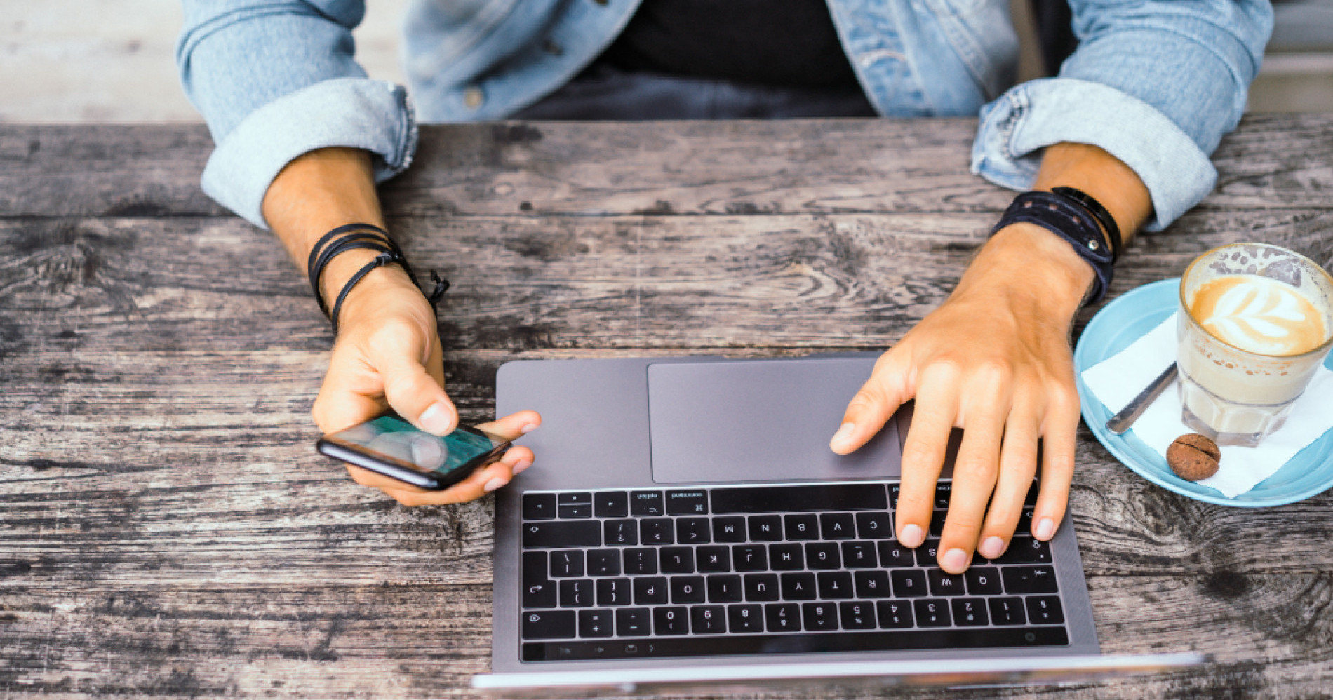 ilustrasi digital minimalism (Sumber gambar : freepik.com)