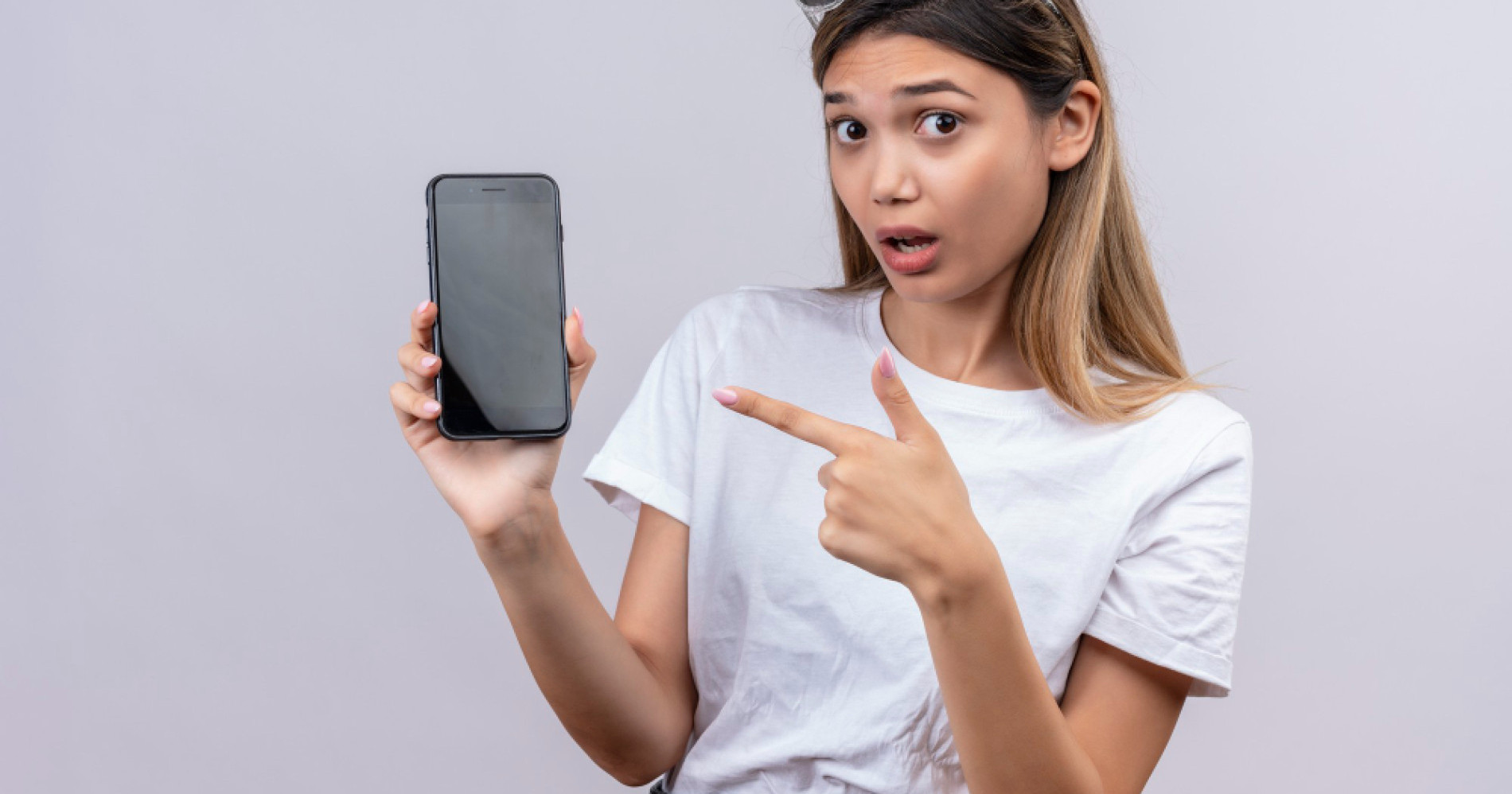 Ilustrasi gadget dengan berbagai variasi (Foto Freepik.com)