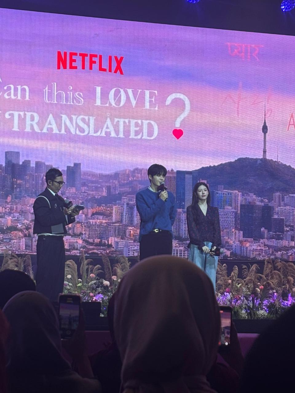 Kim Seon-Ho dan Go Young Jo menyapa penggemar Drama Can This Love Be Translated (Dokumen Pribadi)