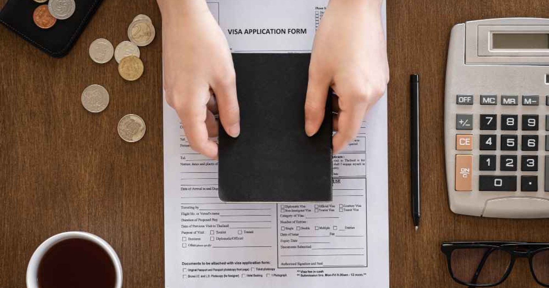 Ilustrasi orang berinvestasi di instrumen obligasi (Foto Freepik.com)