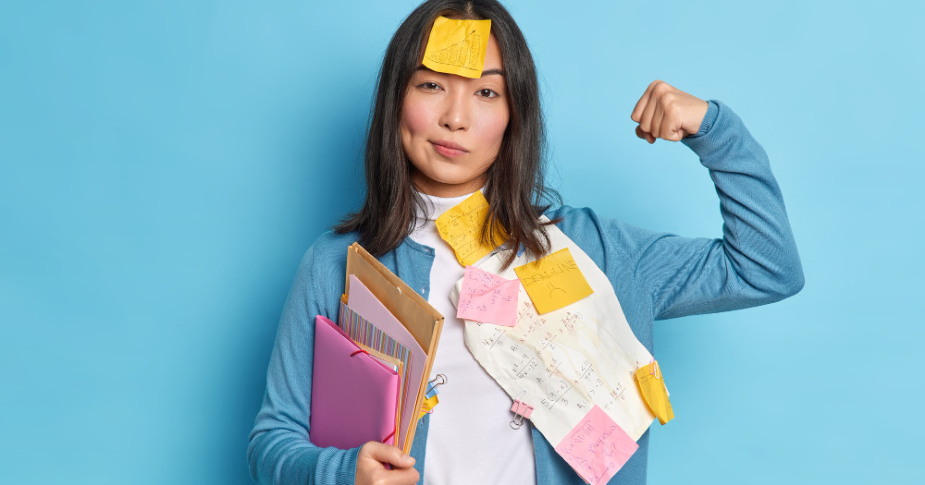 Ilustrasi seorang perempuan sedang upgrade skill (Foto Freepik.com)