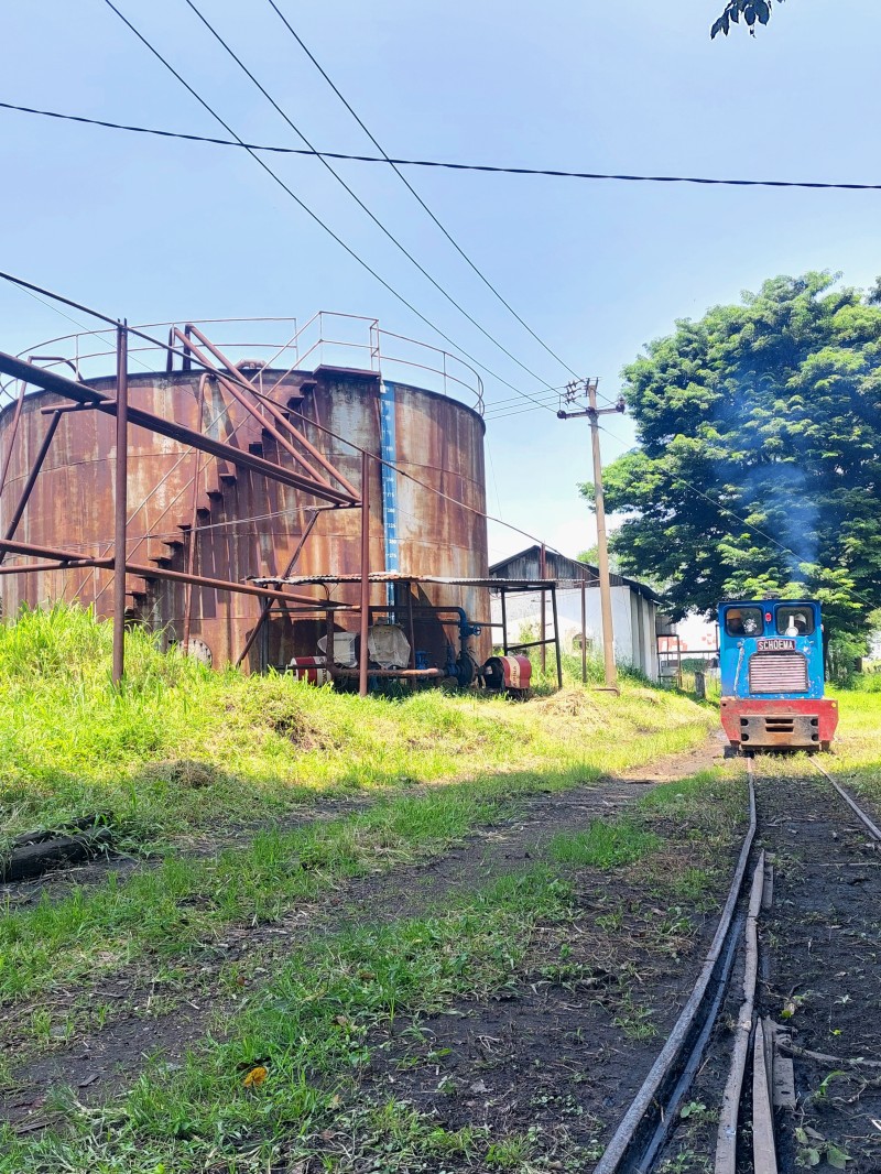 Kereta lori desain kolonial masih digunakan demi efektivitas pengangkutan tebu (Dok. Pribadi)