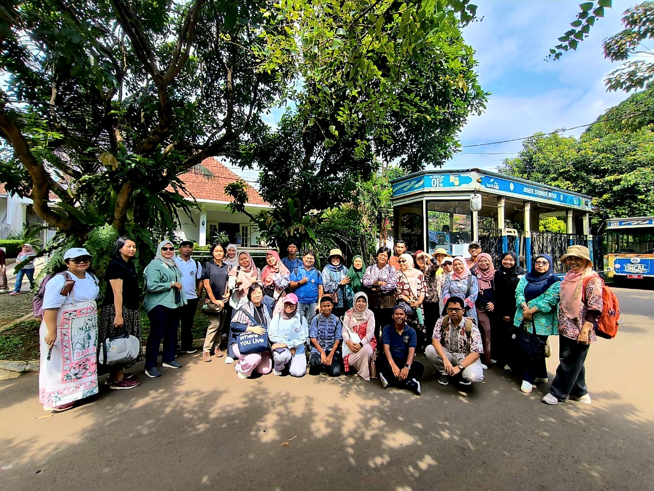 Bertandang ke rumah keluarga pelukis kesayangan Bung Karno bersama Bogor Historical Walk (Dok. Bogor Historical Walk)