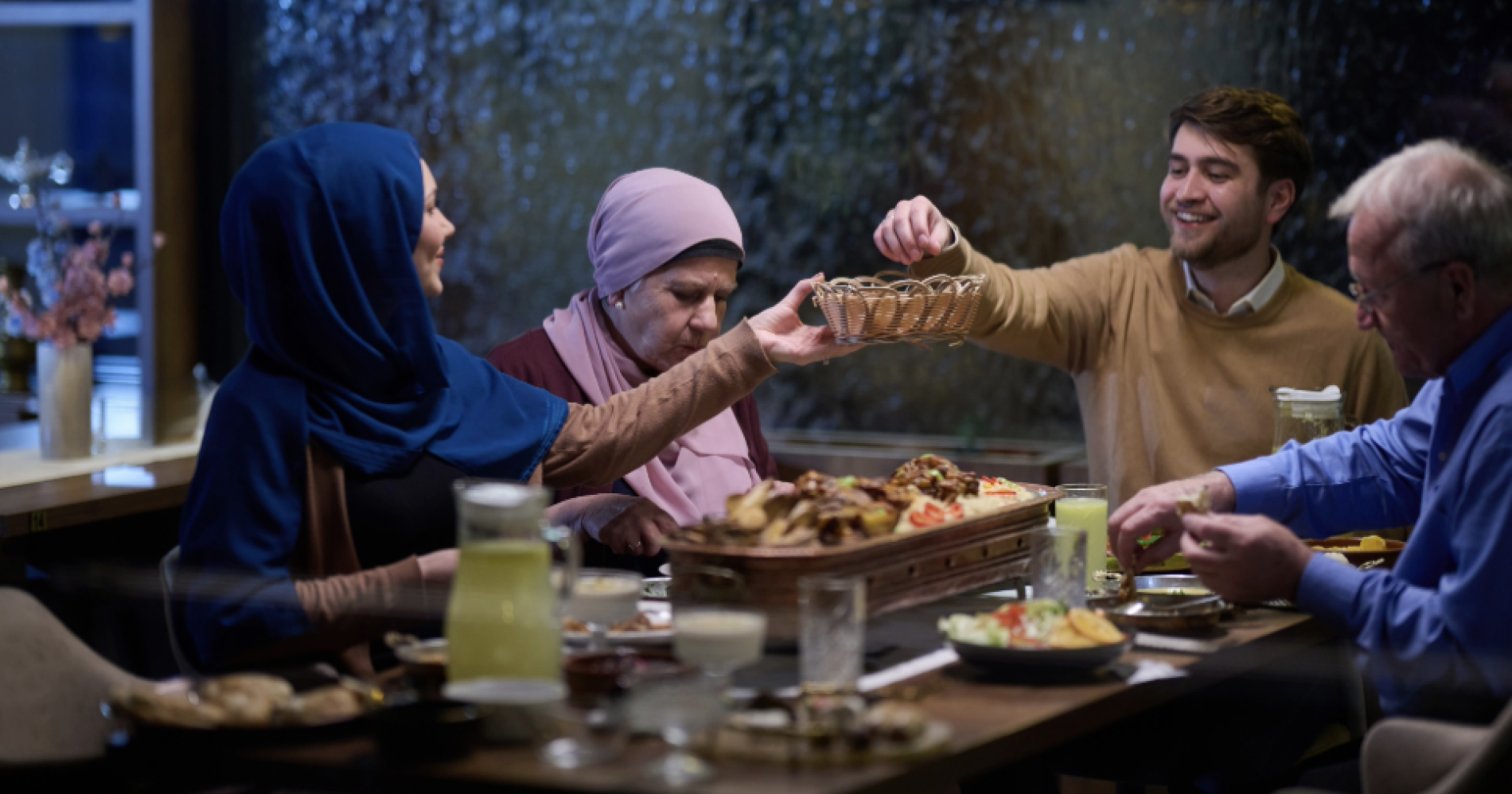 Tips beraktivitas secara prima di bulan Ramadan. Sumber Gambar Adobe Express