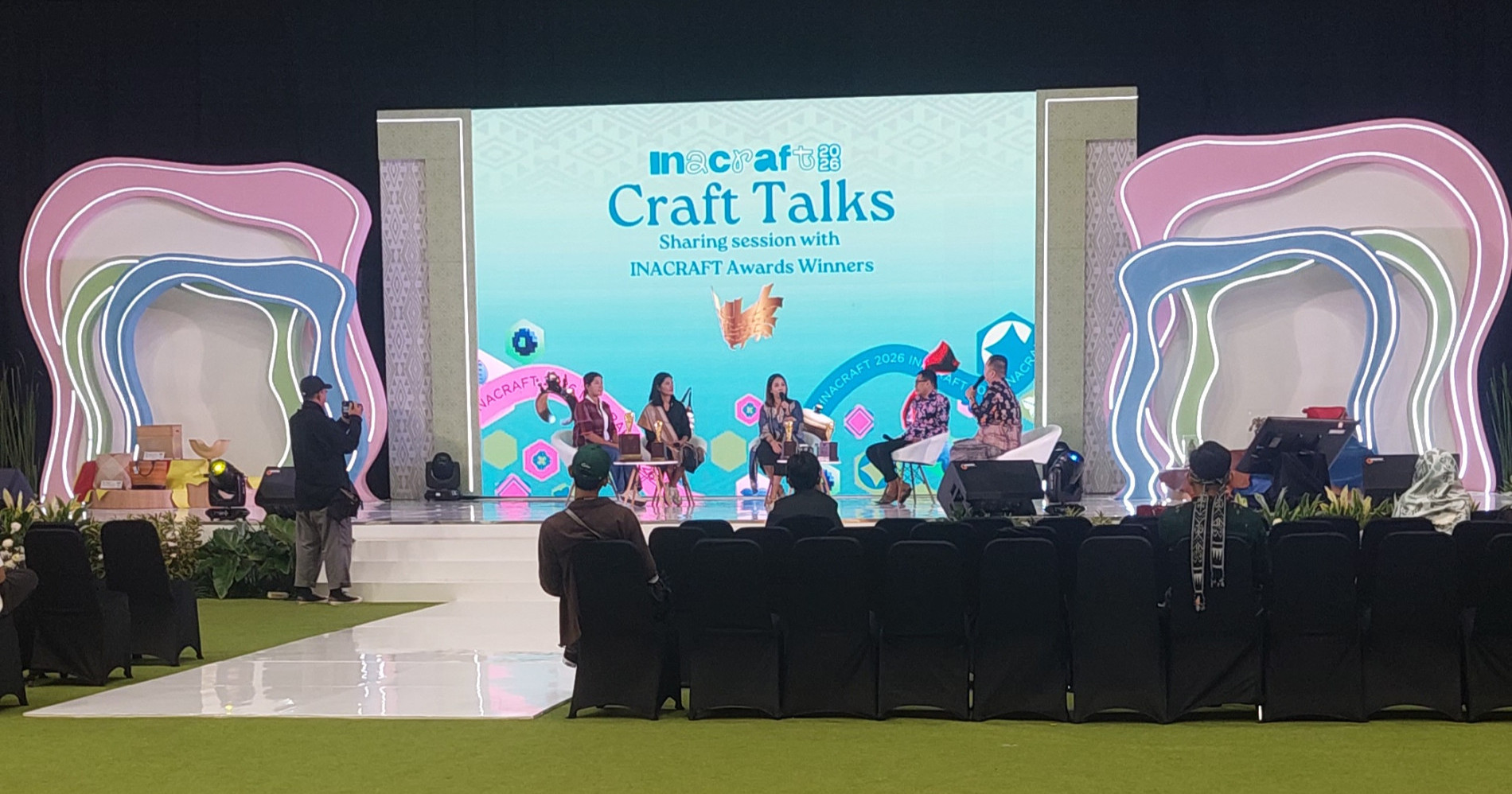 Mengunjungi pameran UMKM di Inacraft JICC 2026 (Sumber : Dokumentasi Pribadi)