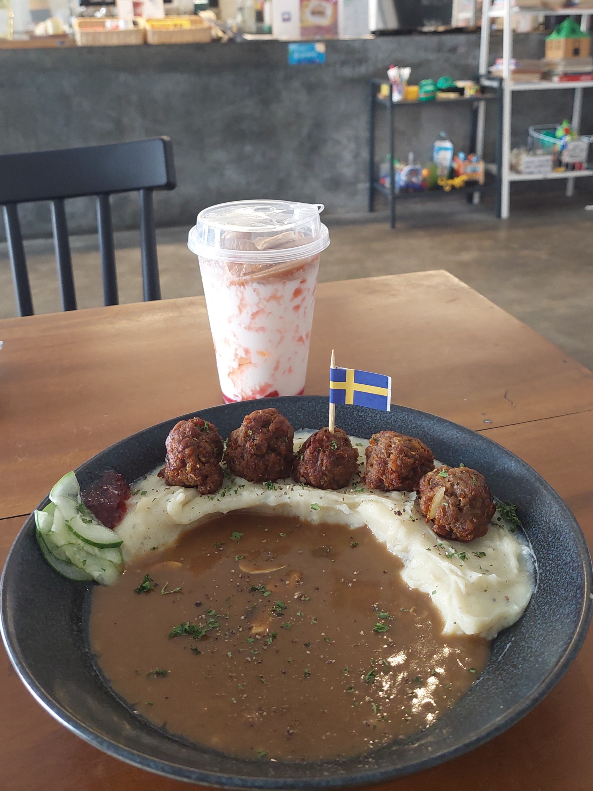 Salah satu menu favorit: Kötbullar alias baksonya Swedia