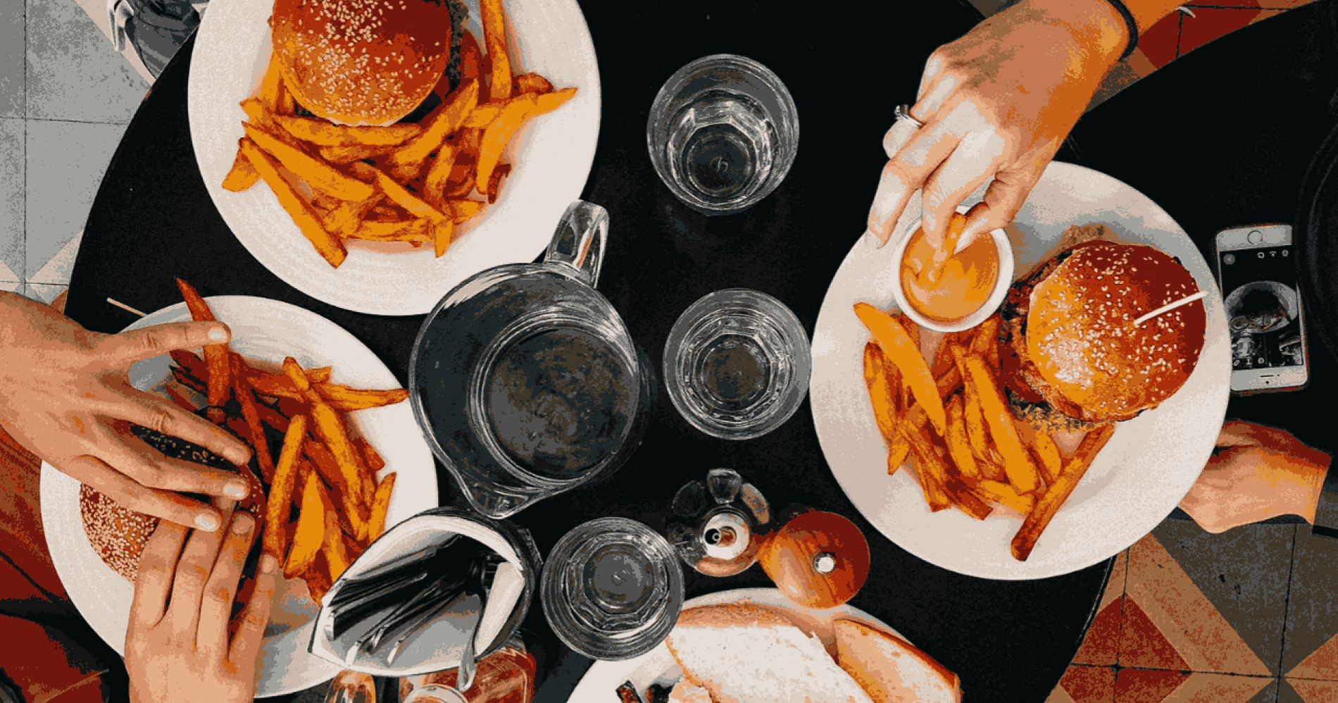 Buka puasa bersama menjadi ajang silahturahim (sumber: pixabay)