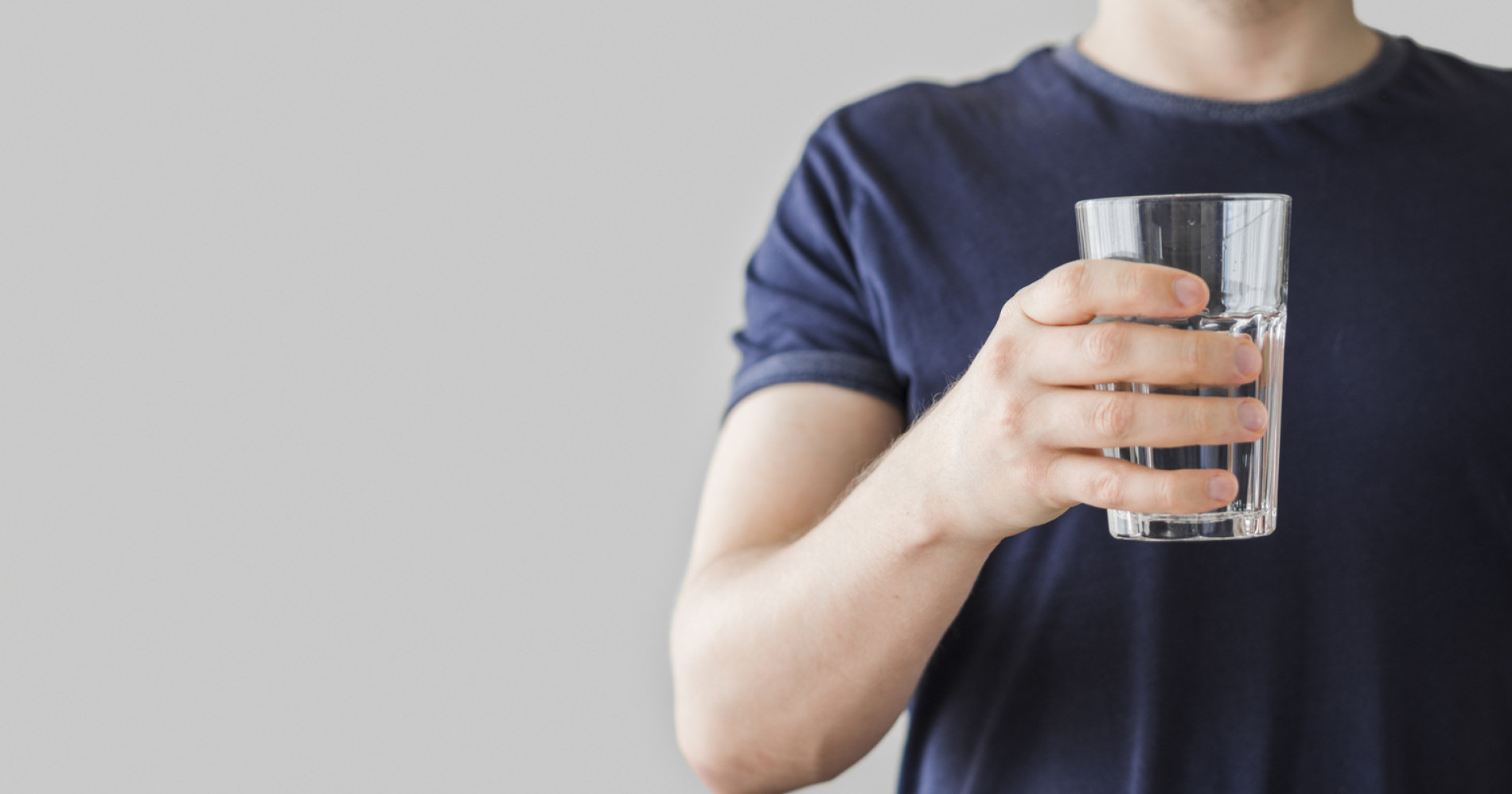 Air minum segelas (sumber gambar : freepik)