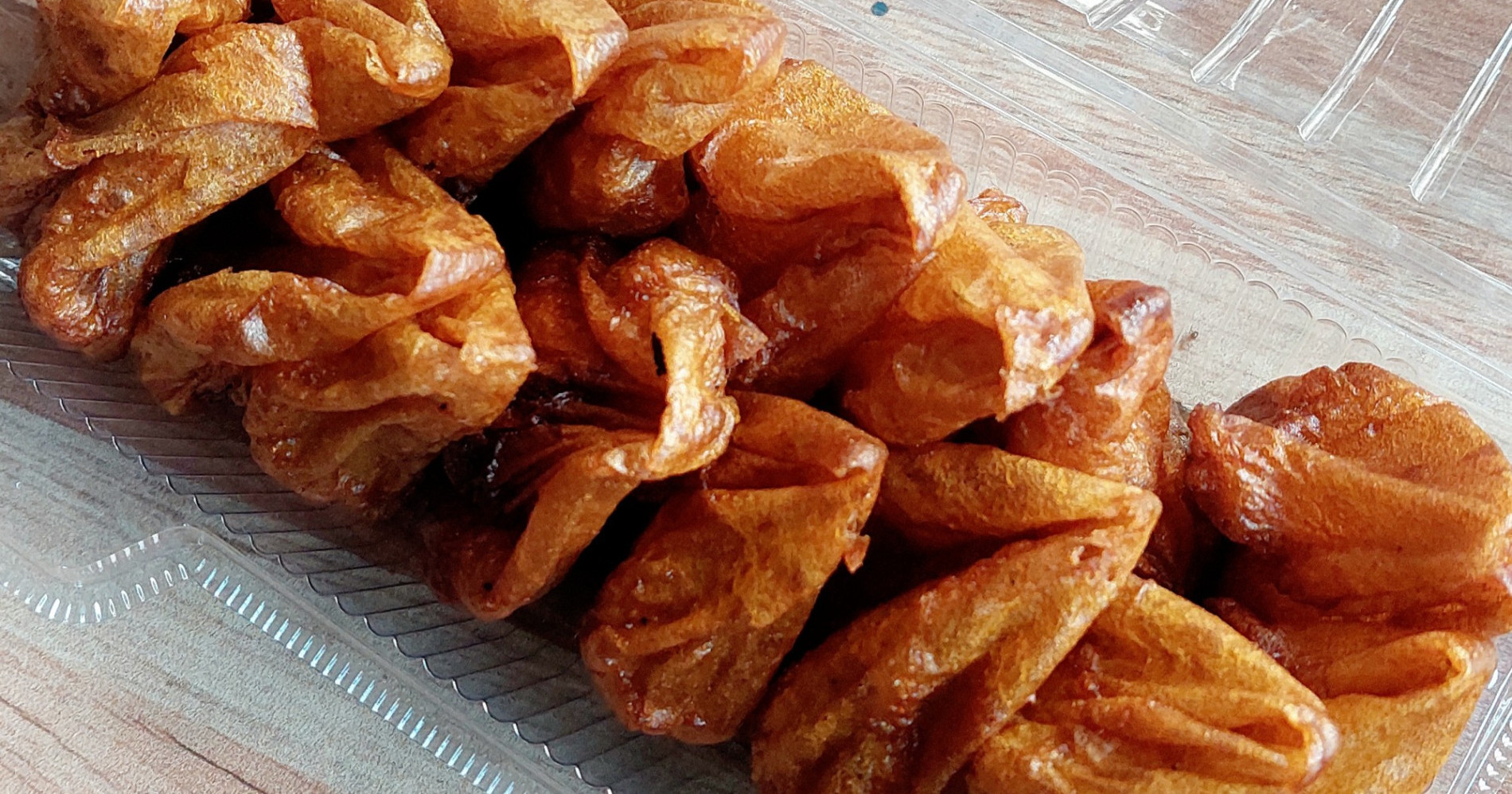 Potongan burayot yang menggambarkan orang Sunda kini (Foto Pribadi)