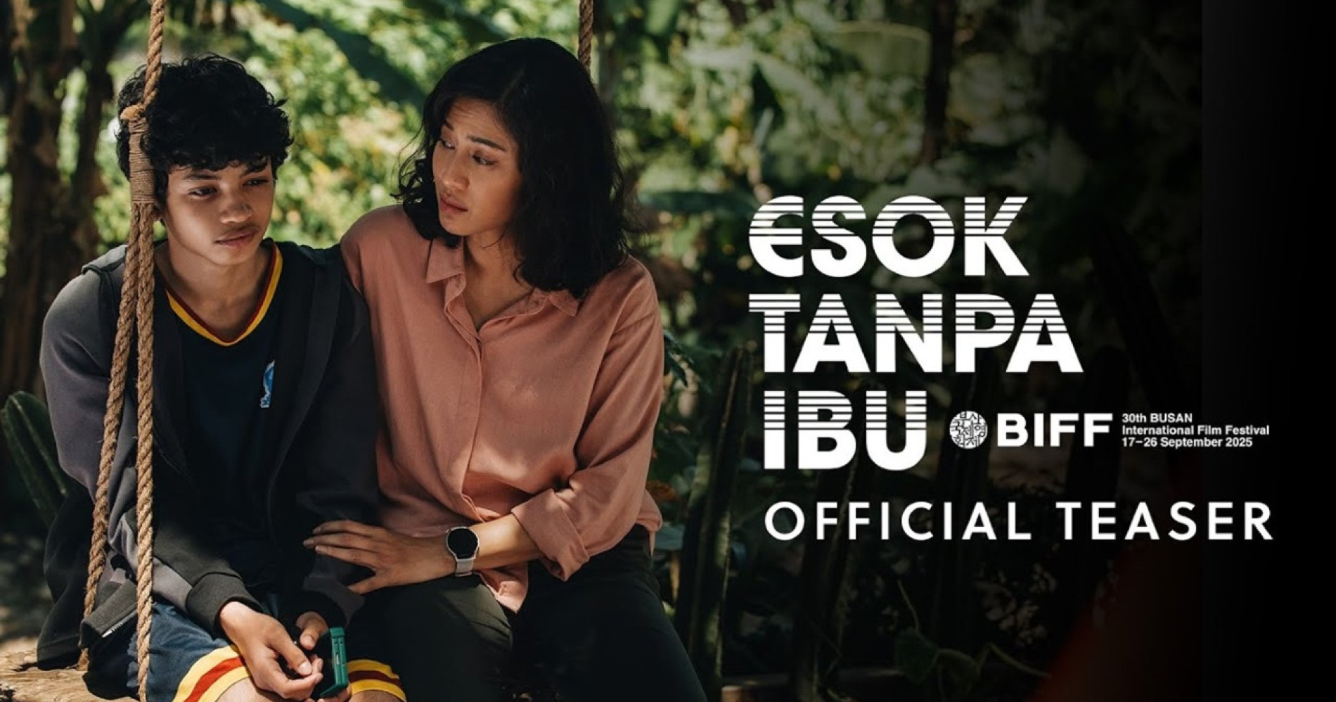 Ali Fikry & Dian Sastrowardoyo, dua karakter utama dalam film Esok Tanpa Ibu (Sumber gambar: doc. Base Entertainment)