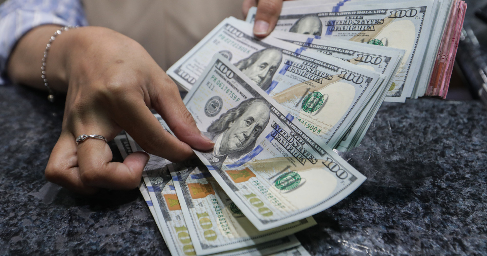 Lembaran mata uang dolar Amerika Serikat. Sumber: Bisnis Indonesia