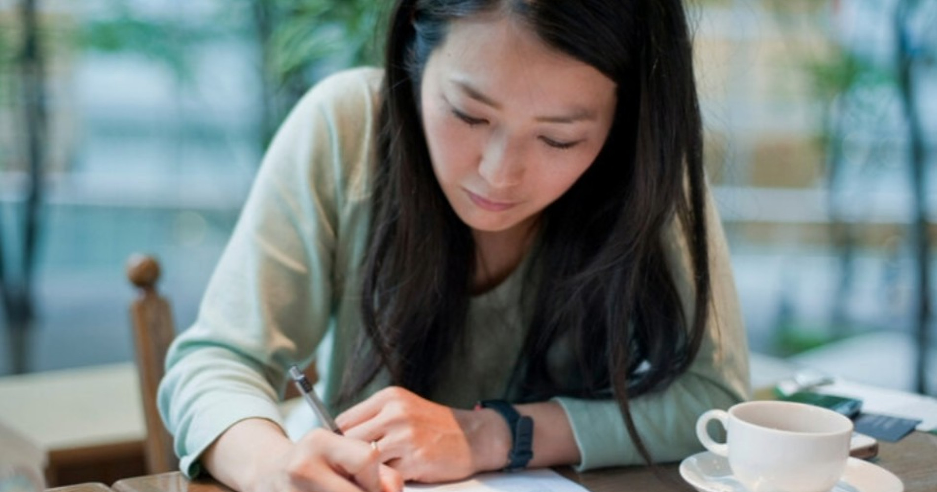 Fokus pada Narasi, berikut 5 Tips Esai Lolos Seleksi Beasiswa . Sumber gambar t Adobe Express