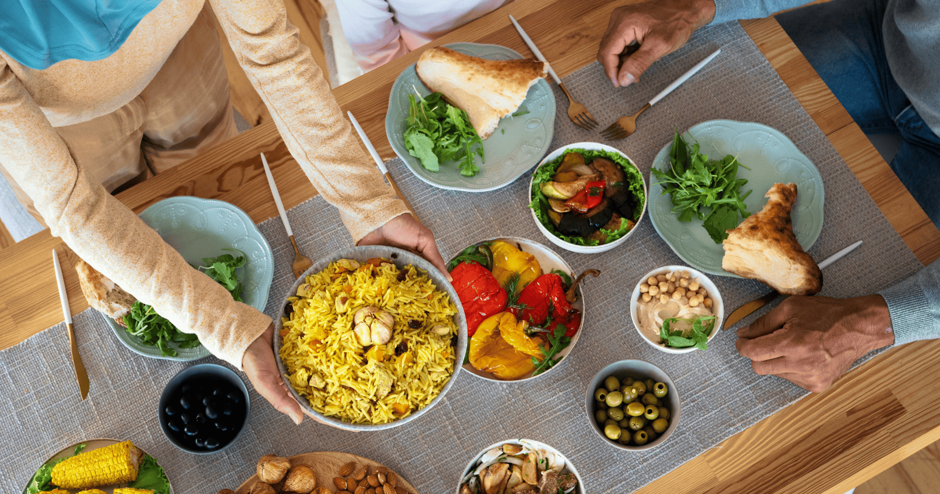 Momen kumpul keluarga saat lebaran (Sumber: Freepik.com)