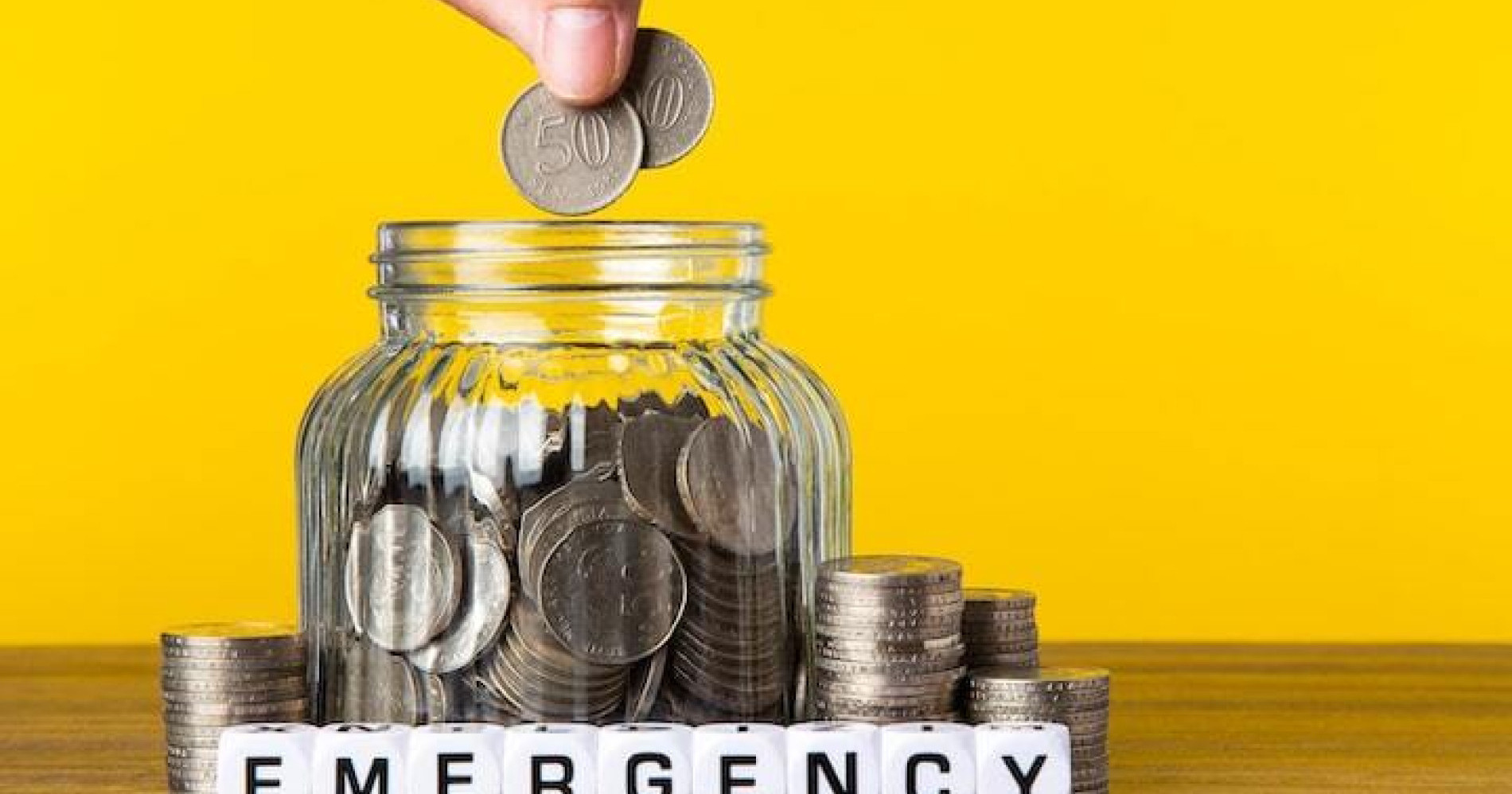 Ilustrasi &ldquo;Emergency Fund Jar&rdquo; (Sumber gambar: Freepik)
