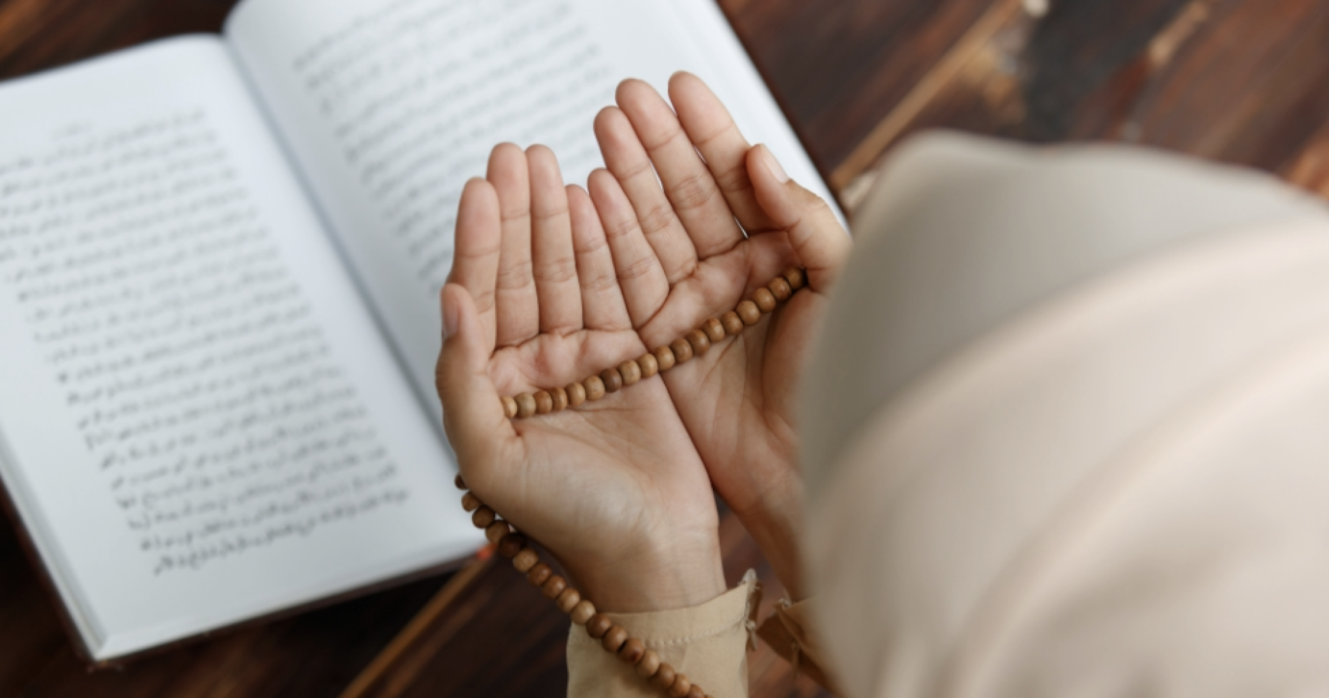 5 Tips Optimalkan Ibadah di 10 Hari Terakhir Bulan Ramadhan bagi Si Sibuk. Sumber Gambar Adobe Express