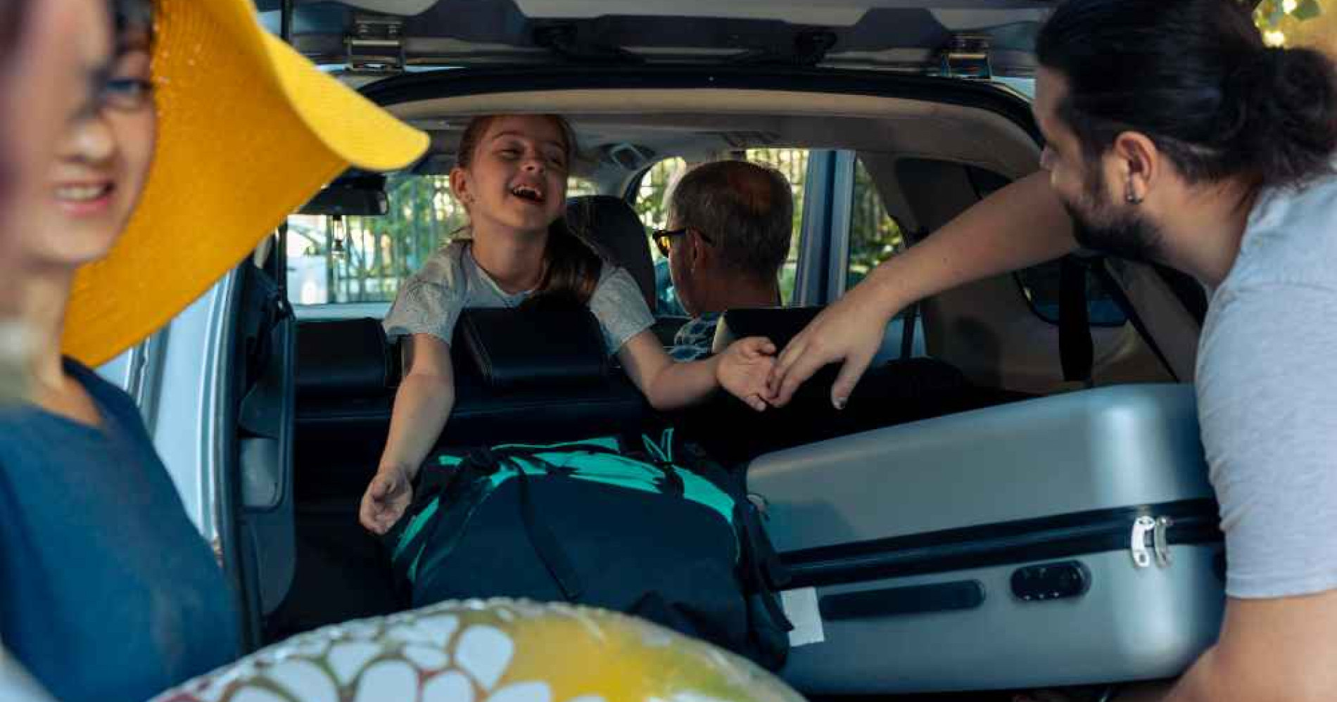 Ilustrasi sebuah keluarga sedang menyiapkan mudik lebaran (Foto Freepik.com)