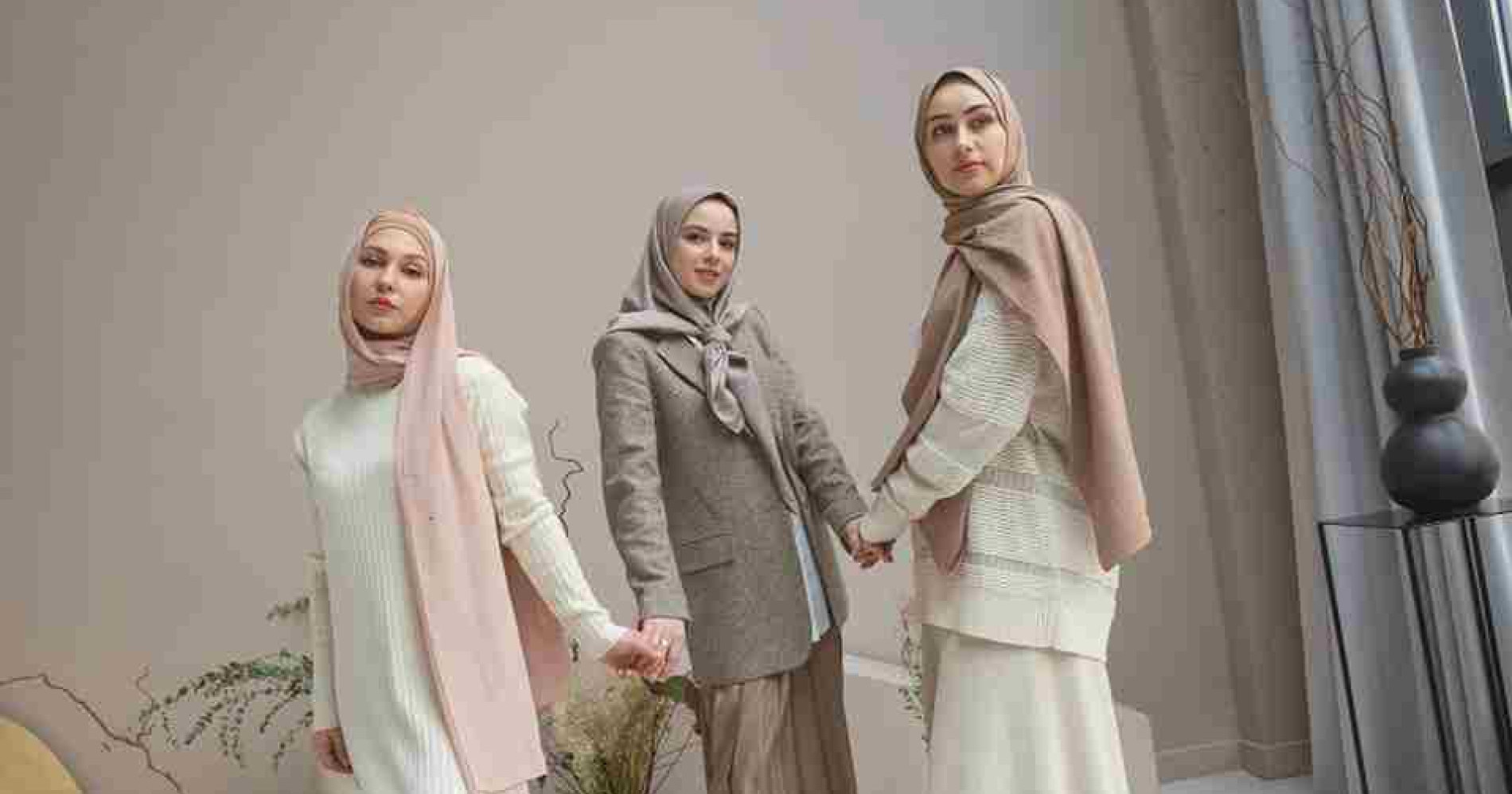 Ilustrasi memilih OOTD lebaran yang versatile (Foto Freepik.com)