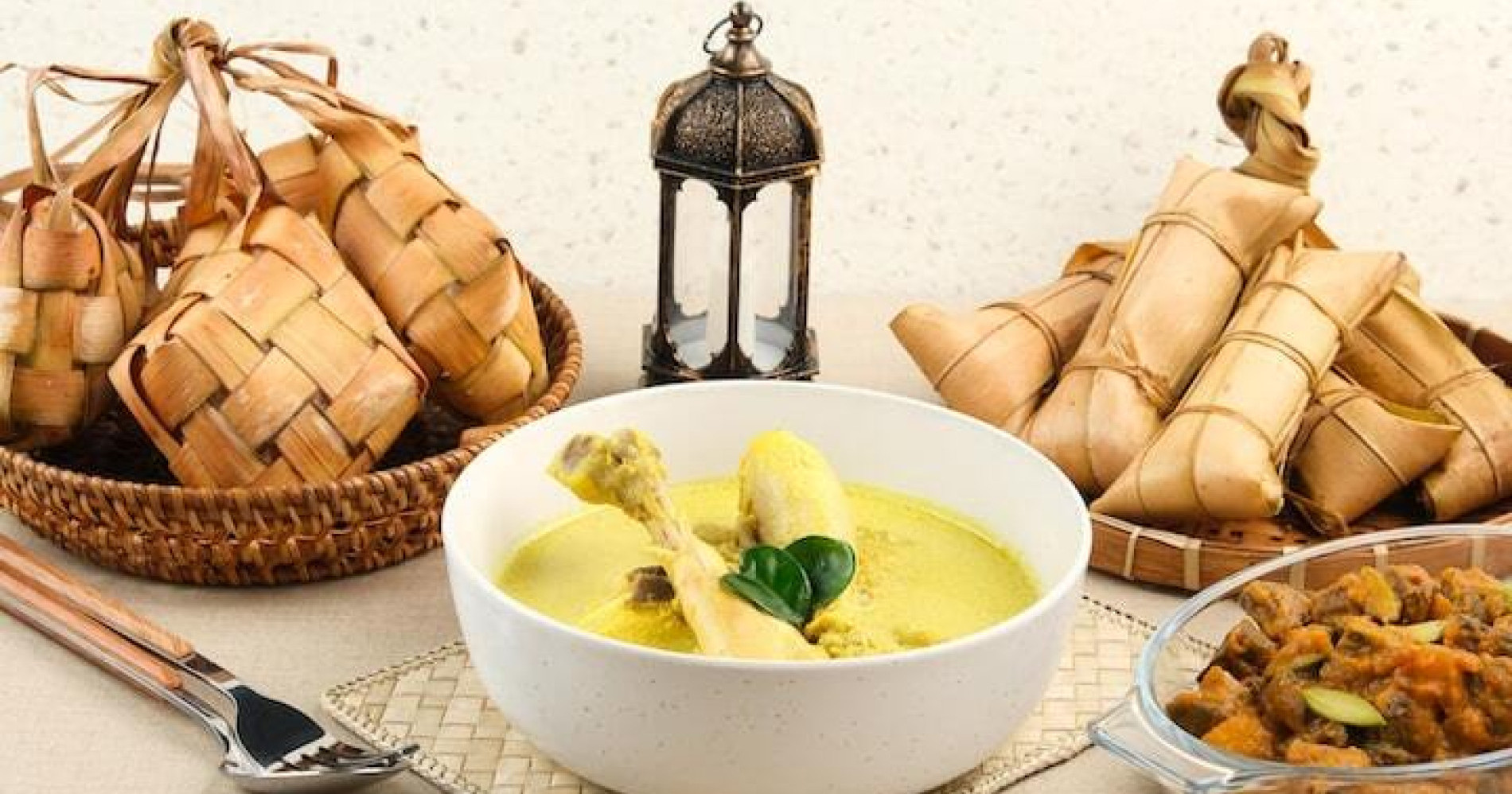 Ilustrasi Kuliner Khas Idulfitri di Kampung Halaman (Sumber gambar: Freepik)