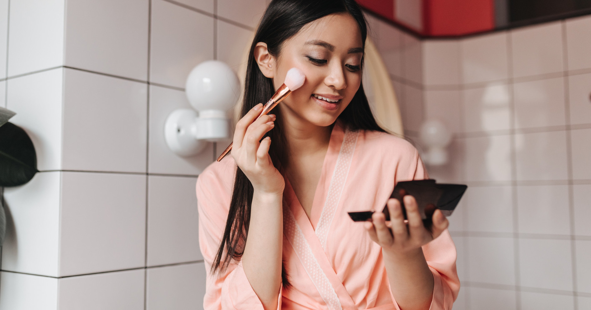 Rahasia makeup untuk outfit pastel [Freepik]