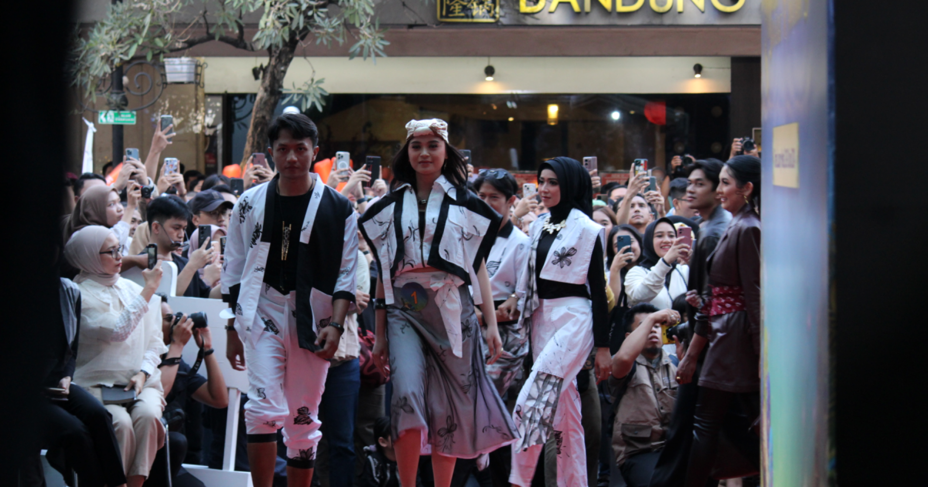 ilustrasi fashion harian (sumber : foto pribadi)