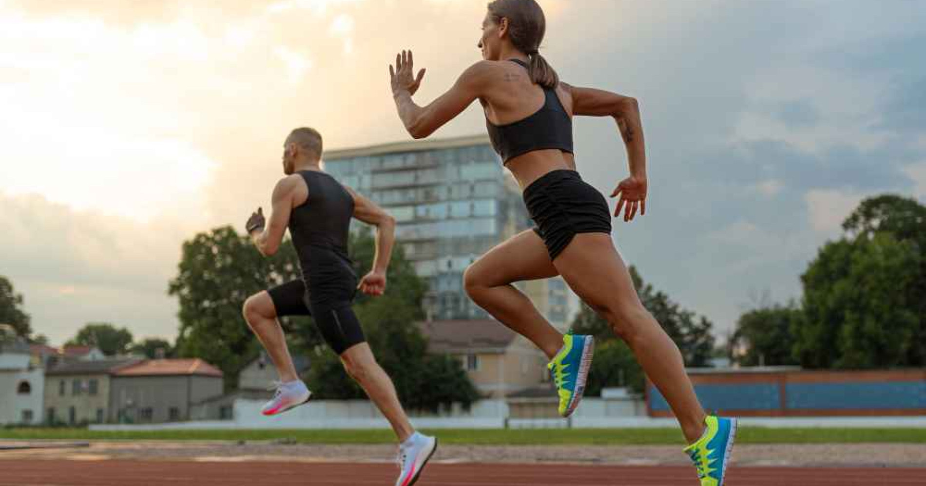 Ilustrasi orang sedang mengikuti kegiatan race (Foto Freepik.com)