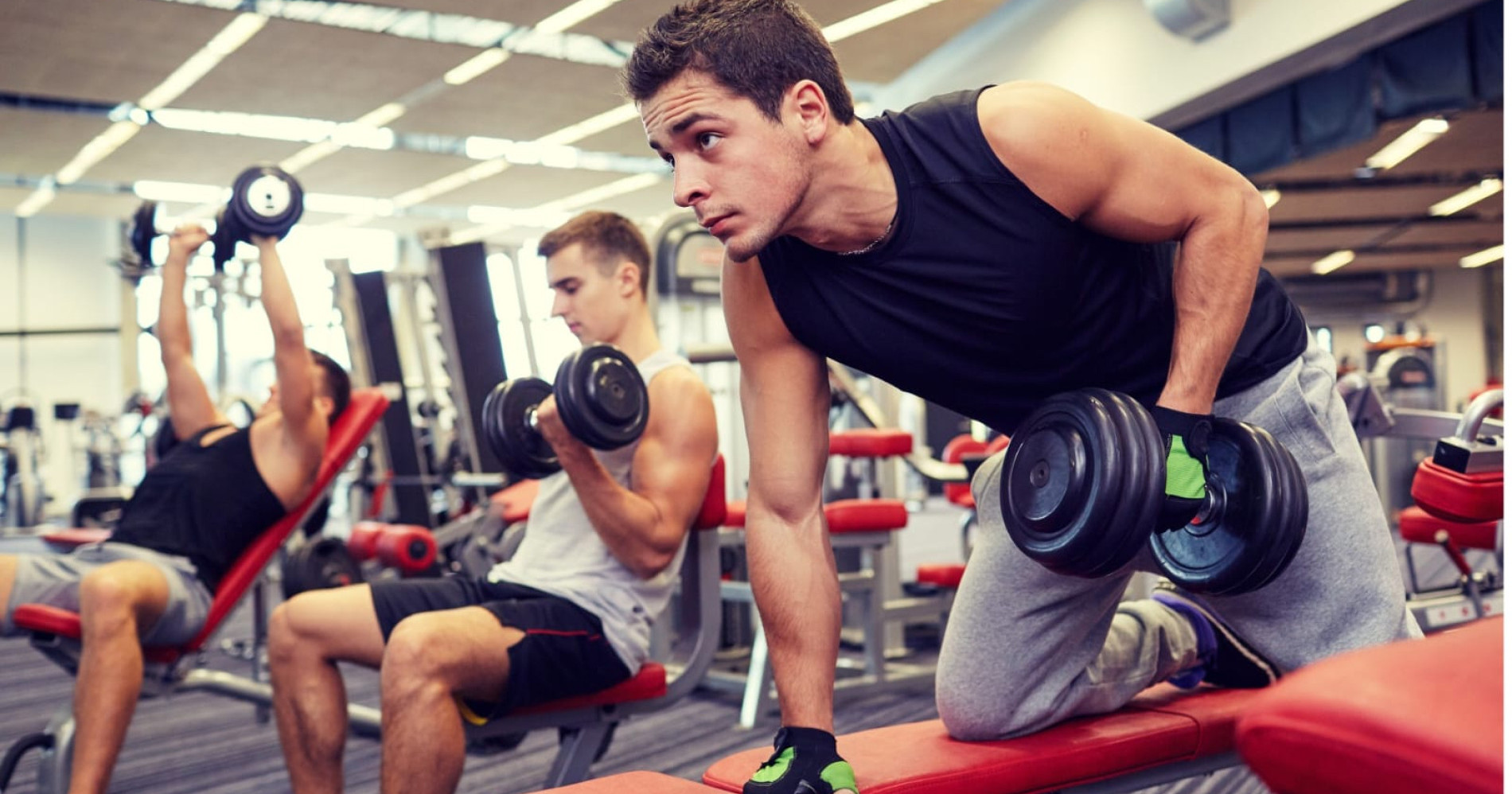 6 Cara Jadi Orang Menyenangkan dengan Beretika di Tempat Gym. Sumber Gambar Adobe Express