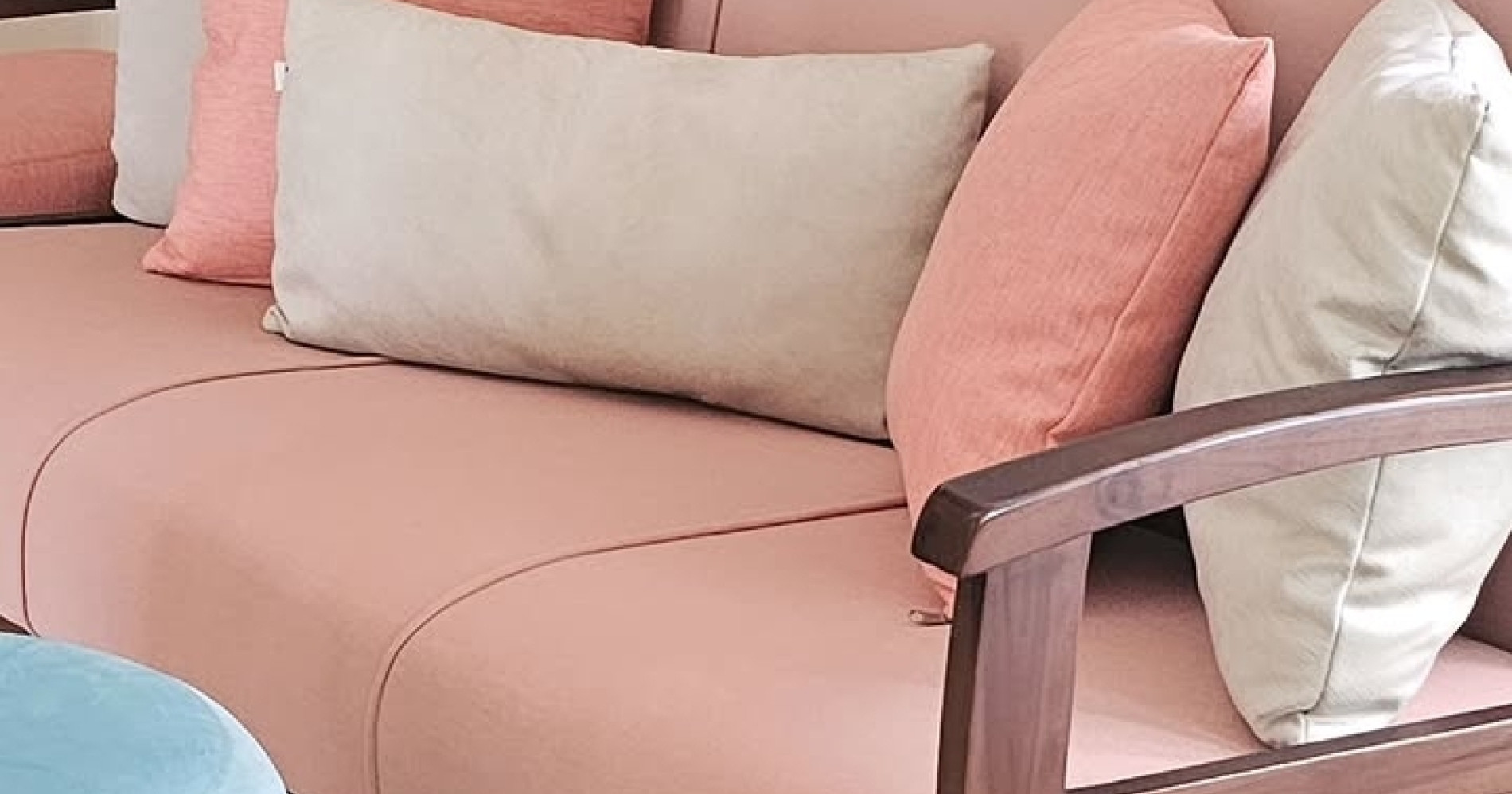 Sofa pastel dari Praba Living/sumber instagram @praba.living