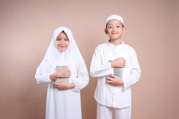 8 Cara Mengajarkan Anak Puasa Tanpa Drama